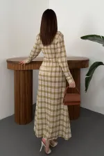 Robe plissée jaune à carreaux en gros