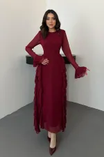 Robe en mousseline bordeaux à volants en gros