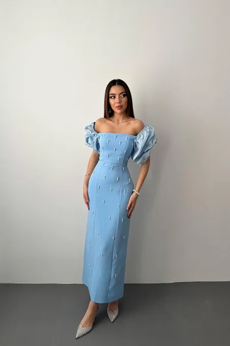 Robe bleu ciel brodée à manches en gros