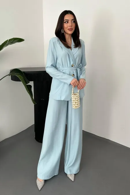 Ensemble veste et pantalon bleu ceinturé en gros