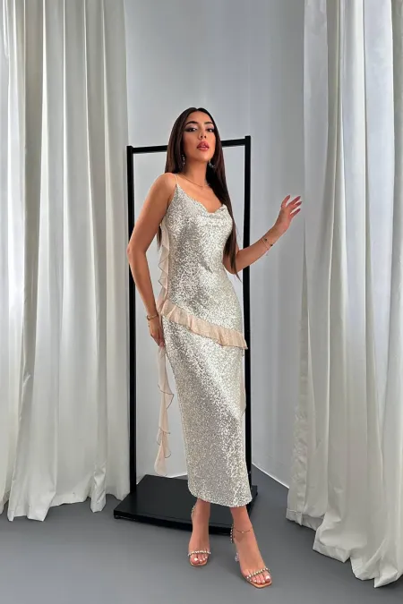 Robe beige à sequins en mousseline à volants et à volants en gros