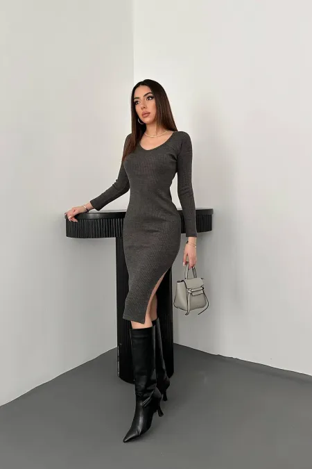 Robe en maille fendue avec jupe anthracite en gros