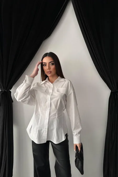 Chemise blanche plissée avec capuchon en gros
