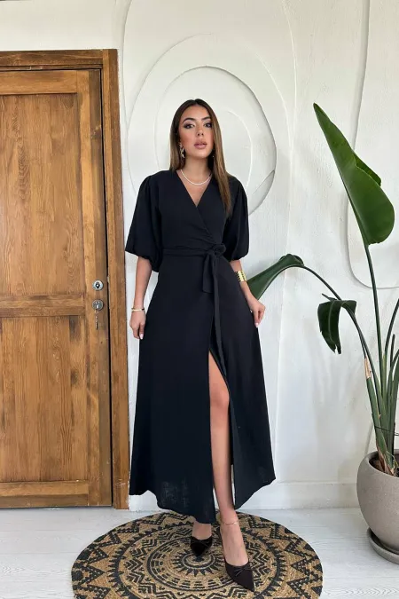 Robe en mousseline noire avec ceinture en gros