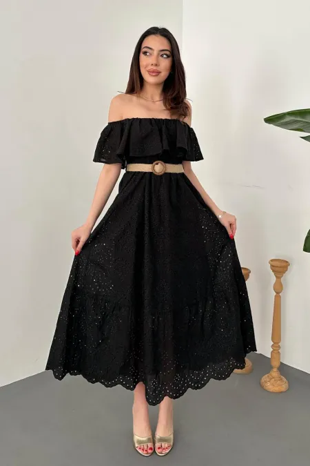Robe brodée noire à épaules élastiques en gros