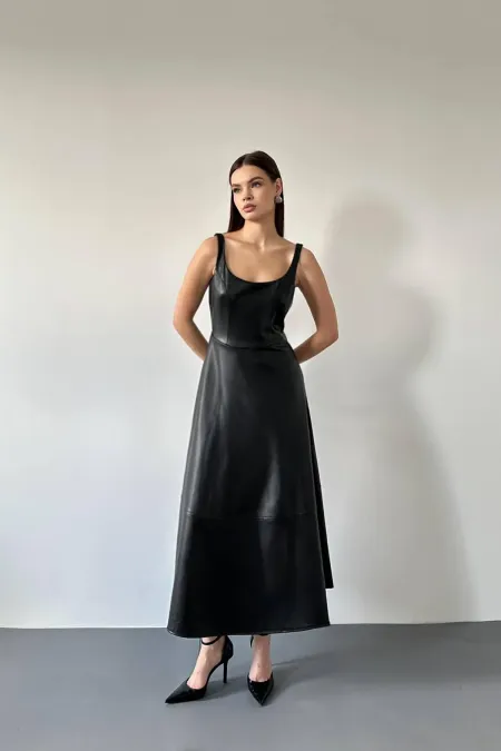 Robe à bretelles en cuir noir en gros