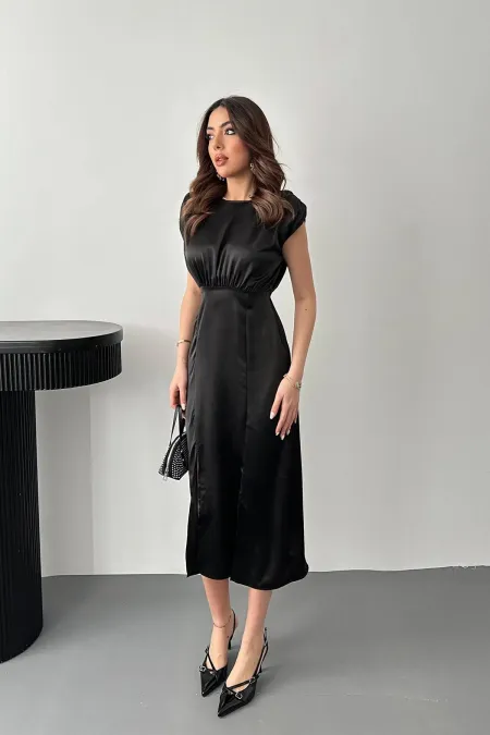 Robe Helen noire en gros avec jupe fendue