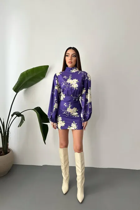 Robe à col montant à motifs violets en gros