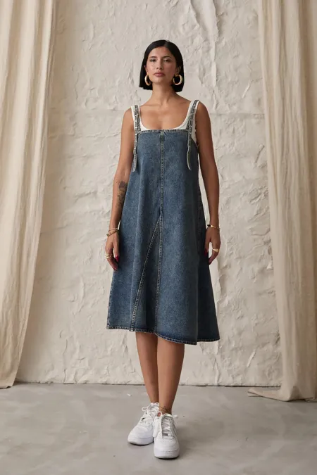 Robe en jean bleu à bretelles en gros