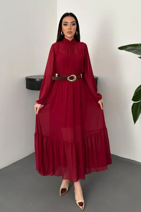 Robe en mousseline bordeaux avec jupe à volants en gros