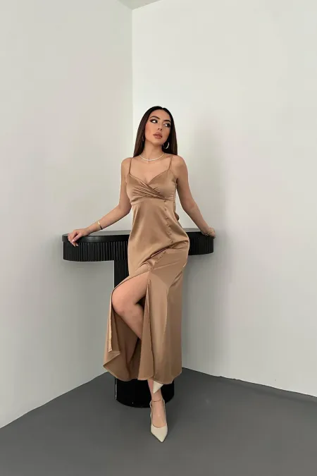 Robe en satin à bretelles en vison en gros