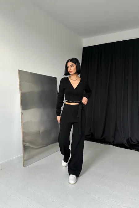 Costume en tricot noir en gros