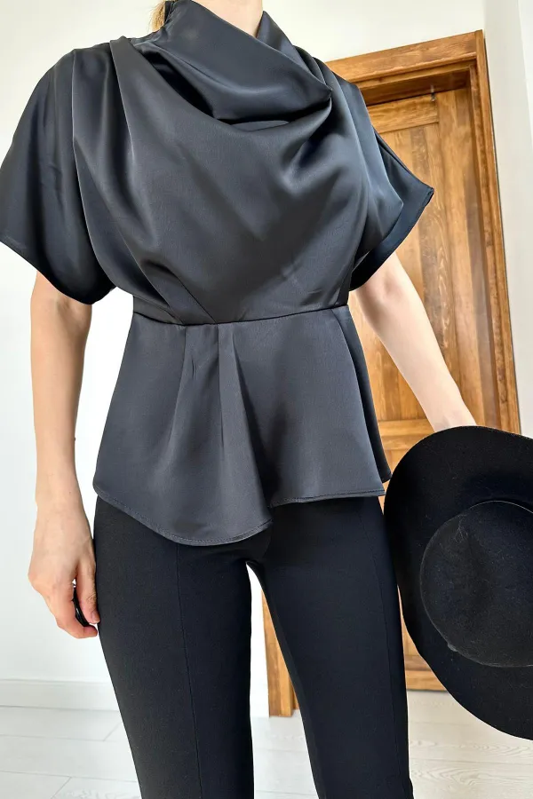 Blouse noire à col bénitier en gros