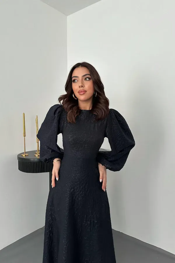 Toptan Lacivert Kabartmalı Dantel Detaylı Kemerli Uzun Elbise