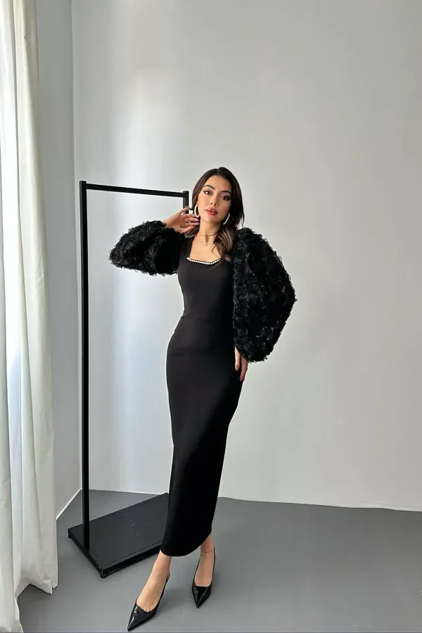 Toptan Siyah Kolları Çiçekli Atlas Elbise