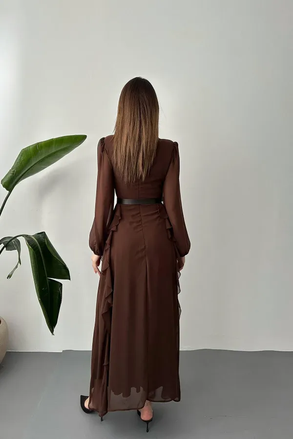 Robe en mousseline marron ceinturée en gros