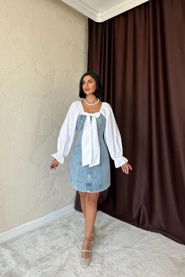 Robe en jean bleue avec nœud sur le devant en gros