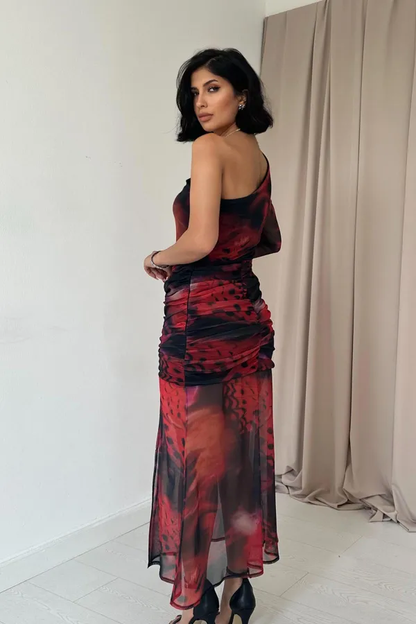 Robe rouge en tulle à une épaule en gros