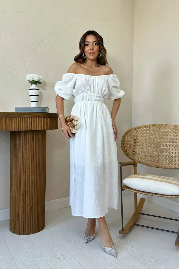 Robe en mousseline de lin blanche à col froncé en gros