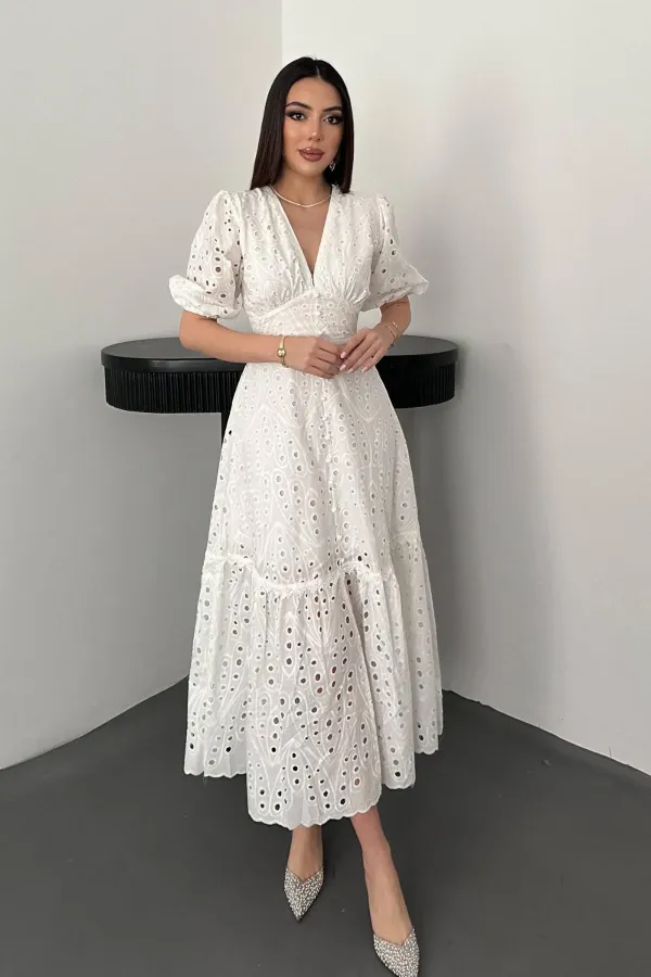 Toptan Beyaz Büzgü Detaylı Dantelli Brode Elbise