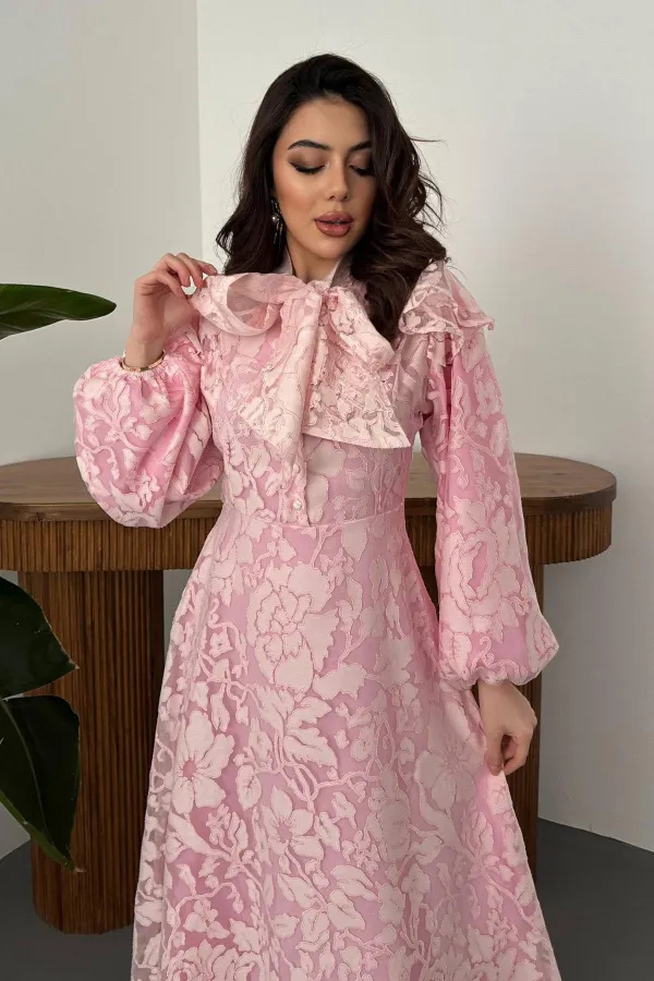 Toptan Pembe Yakası Fular Detaylı Elbise