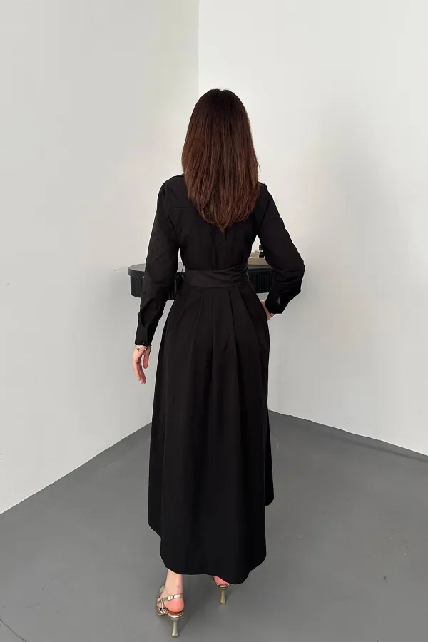 Robe en popeline noire boutonnée en gros