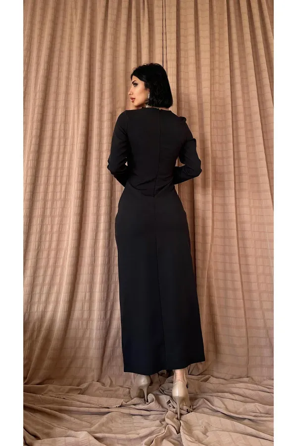 Robe longue noire plissée fendue en gros