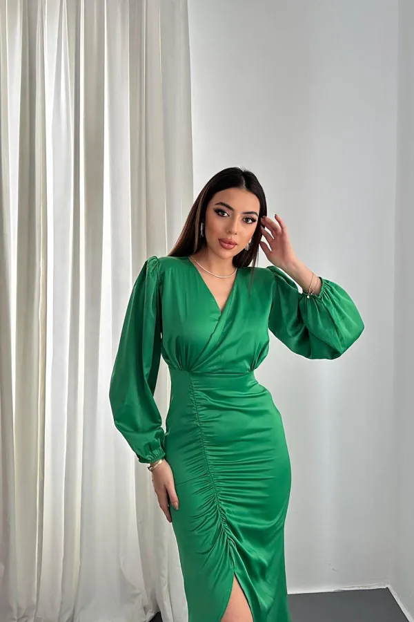 Robe en satin verte à col en V en gros
