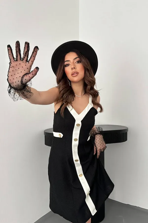 Robe à bretelles brodée noire écrue en gros