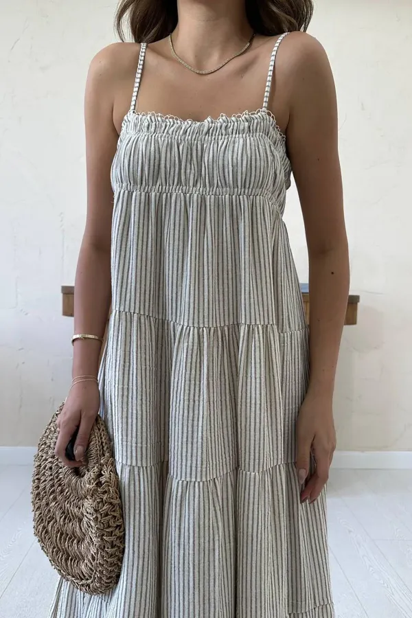 Robe en mousseline rayée marron à bretelles en gros