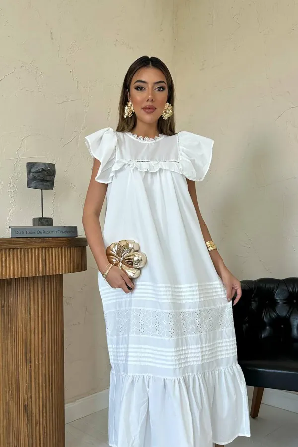 Toptan Beyaz Omuzu Fırfır Detaylı Ve Büzgülü Elbise