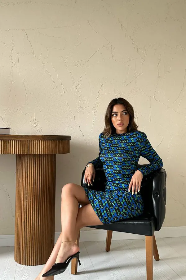 Robe plissée bleue à motifs en gros