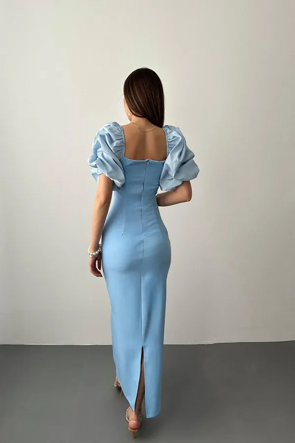 Robe bleu ciel brodée à manches en gros