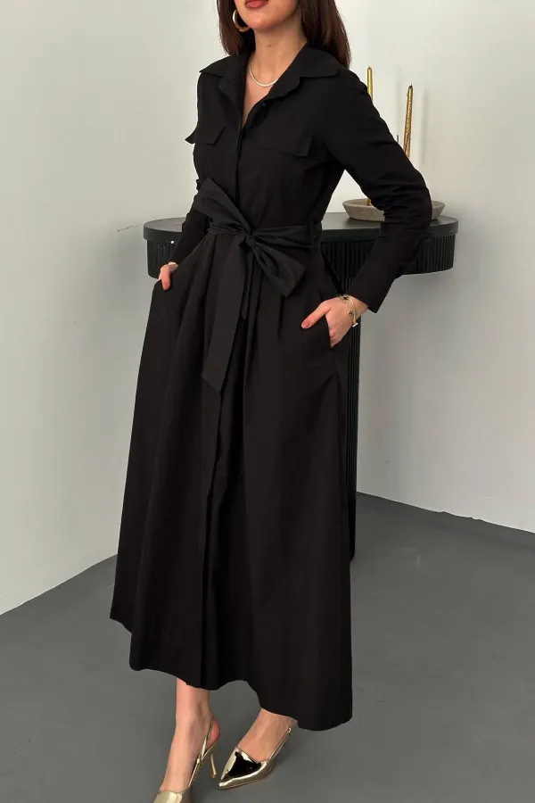 Robe en popeline noire boutonnée en gros