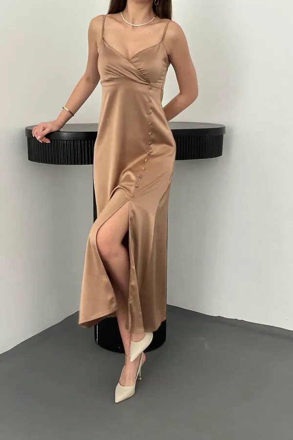 Robe en satin à bretelles en vison en gros