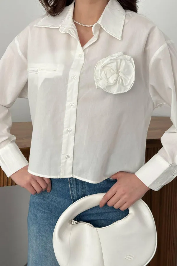 Chemise en popeline blanche avec poche fléchée, vente en gros