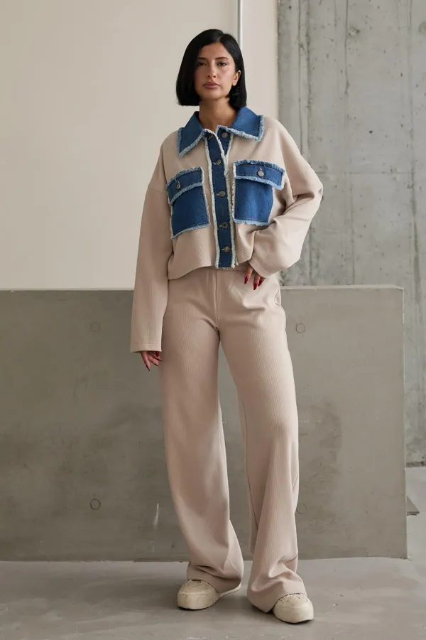 Ensemble chemise et pantalon garnis en denim beige en gros