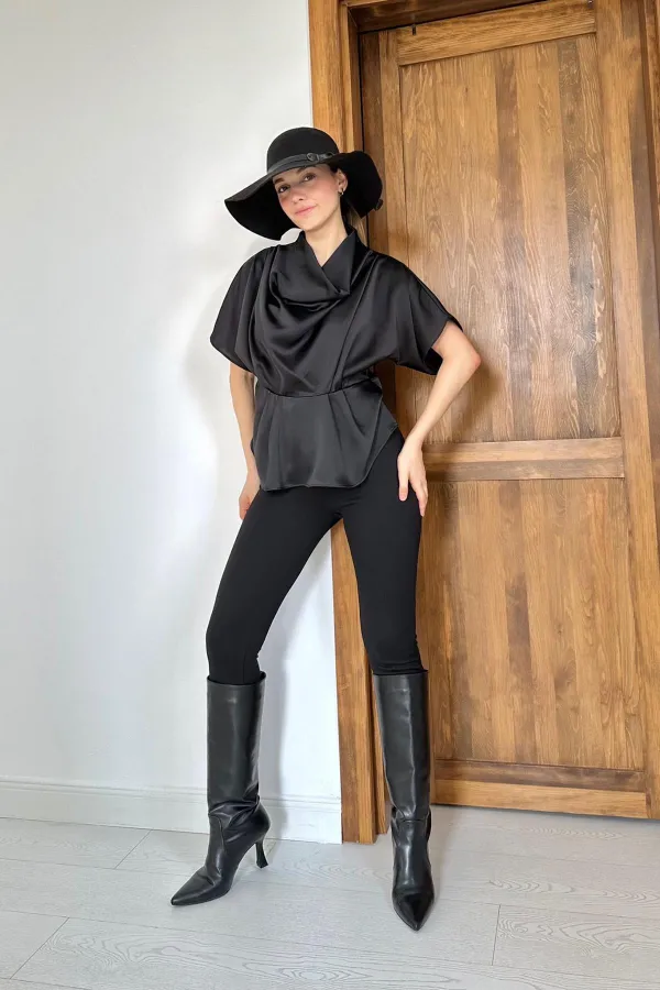 Blouse noire à col bénitier en gros