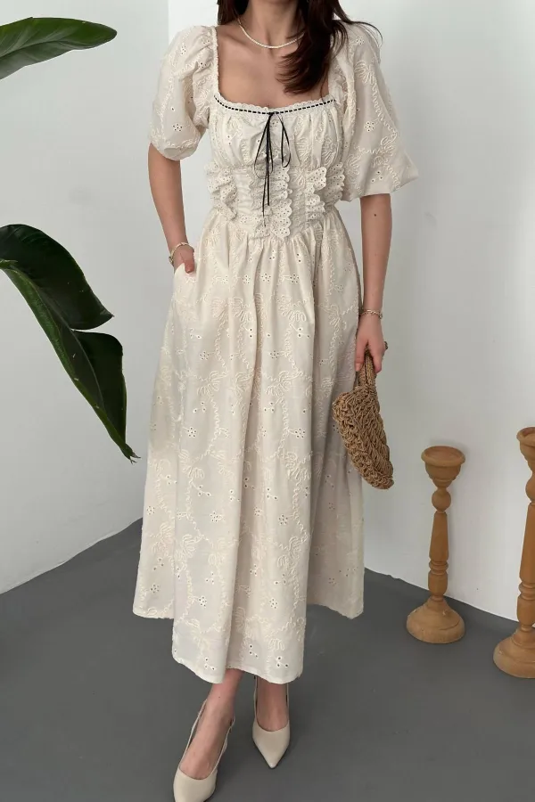 Toptan Bej Dantel Detaylı Brode Elbise