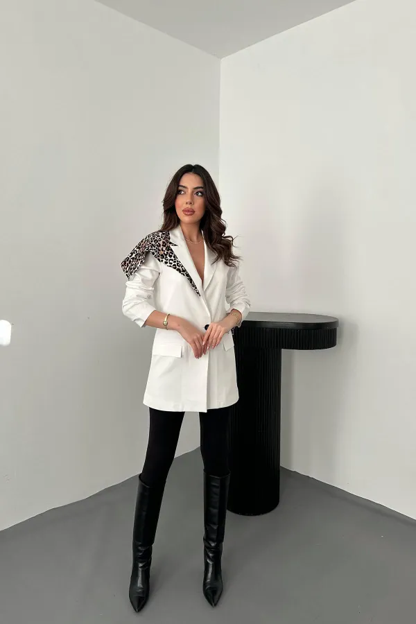 Veste Atlas écrue à manches froncées en gros