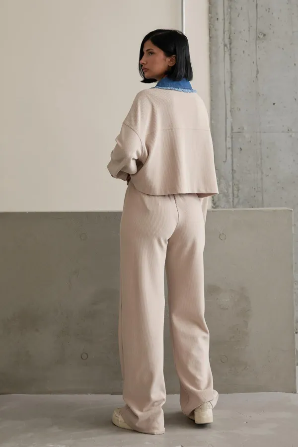 Ensemble chemise et pantalon garnis en denim beige en gros