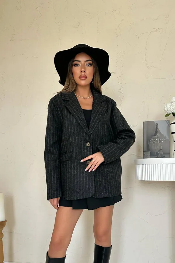 Toptan Siyah Çizgili Yün Ceket