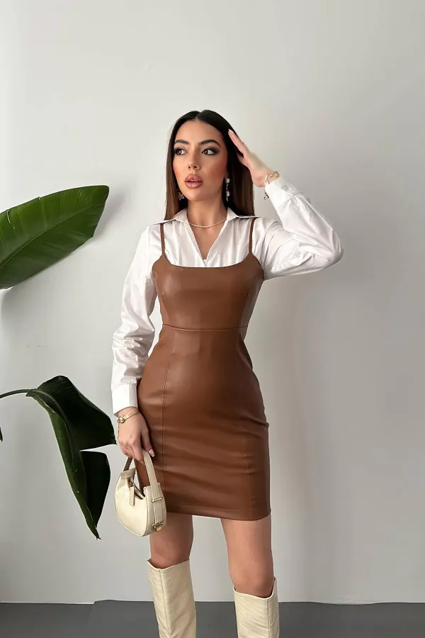 Robe en cuir marron en gros