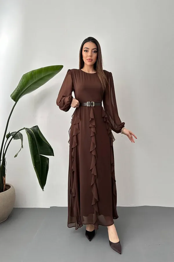Robe en mousseline marron ceinturée en gros