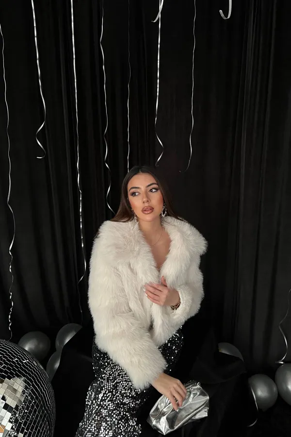 Toptan Ekru Kürklü Kısa Manto