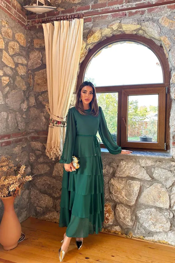 Robe en mousseline de soie à superpositions émeraude en gros