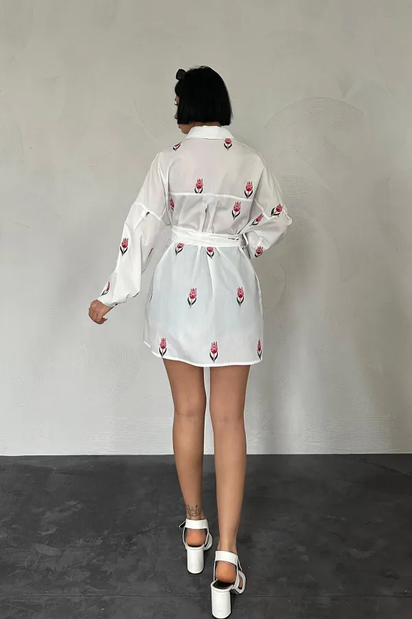 Chemise ceinturée brodée en voile rouge en gros