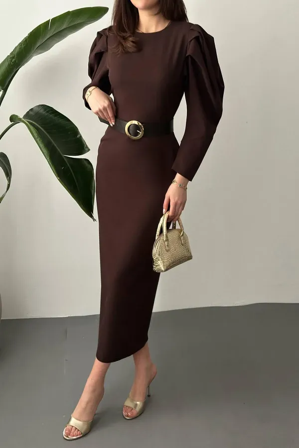 Toptan Kahverengi Kol Tepesi Pileli Kemerli Elbise