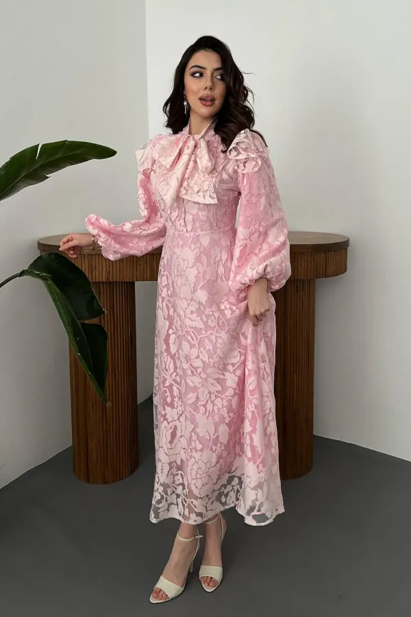 Toptan Pembe Yakası Fular Detaylı Elbise