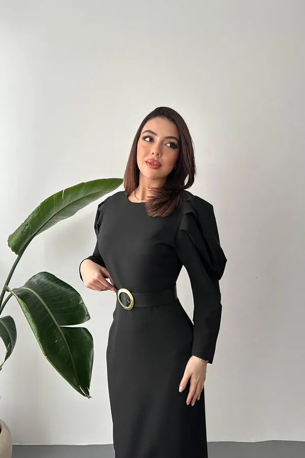 Toptan Siyah Kol Tepesi Pileli Kemerli Elbise